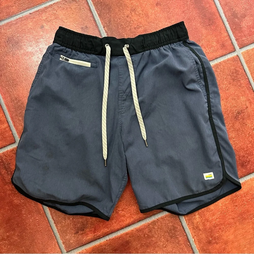 Vuori Men's Banks Drawstring Shorts